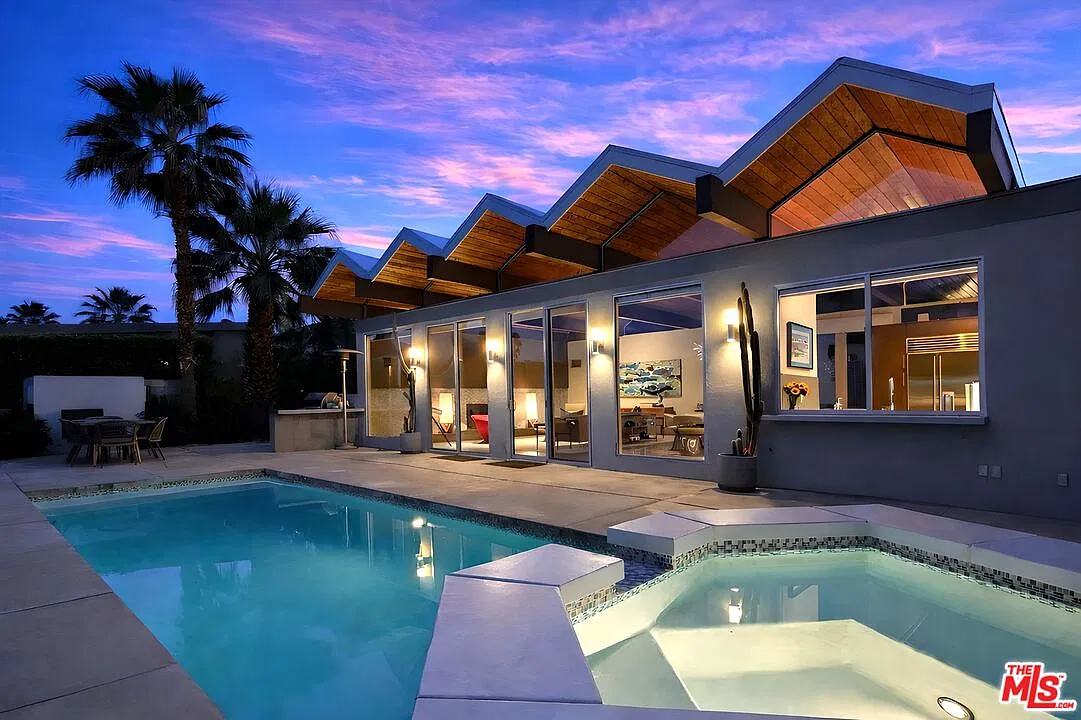 1732 Royal Palm Ct, Palm Springs, CA